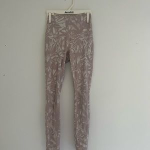 Adorable lulus. Lightly worn!!